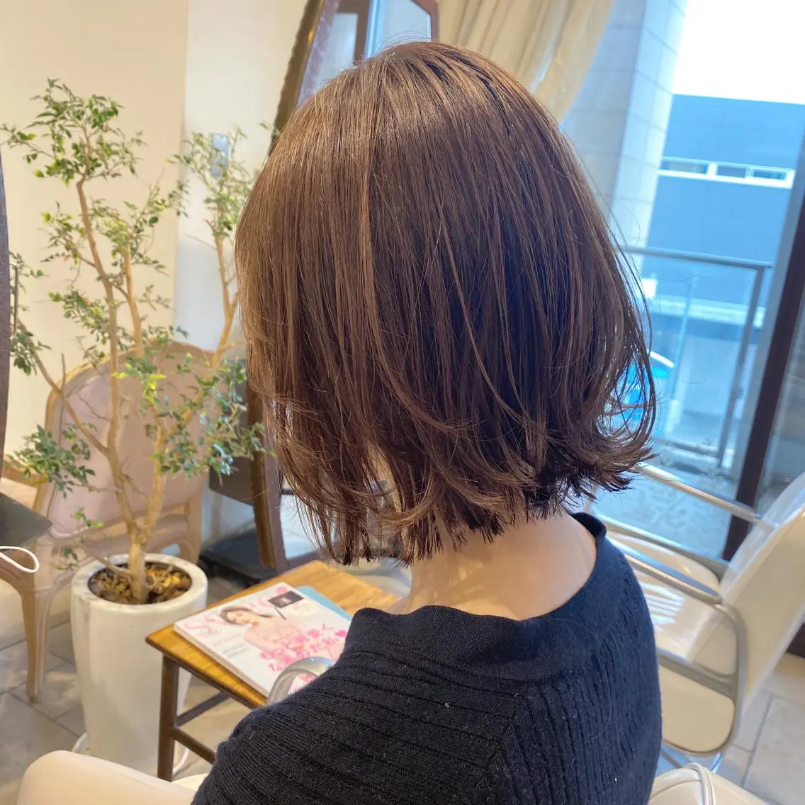 ショート カラー ボブ 外ハネヘア 美髪矯正 韓国レイヤーのヘアスタイル