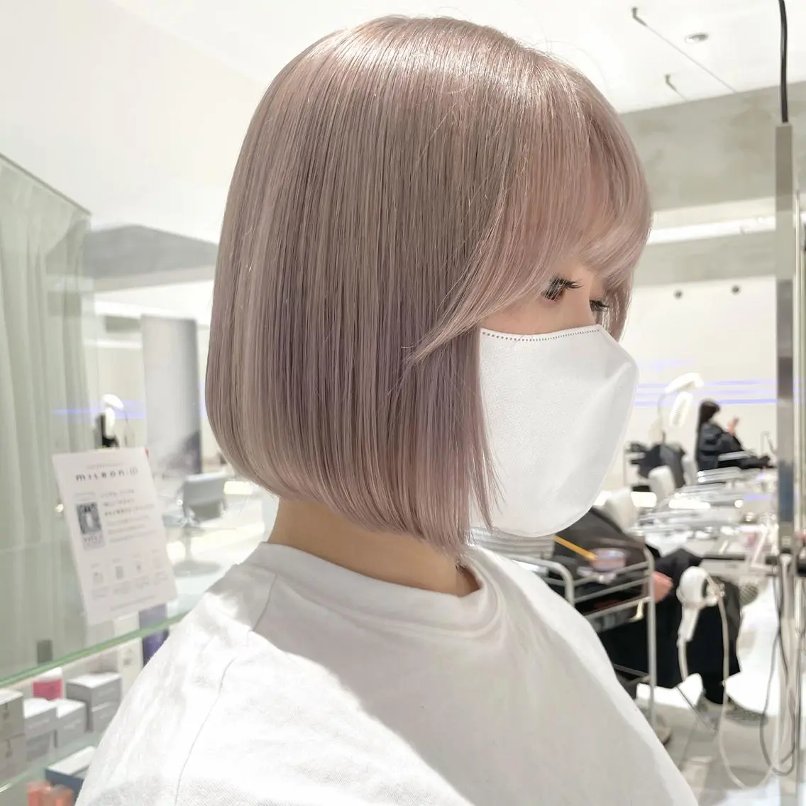カラー グレージュ ハイトーンカラー D'na ディーナのヘアスタイル