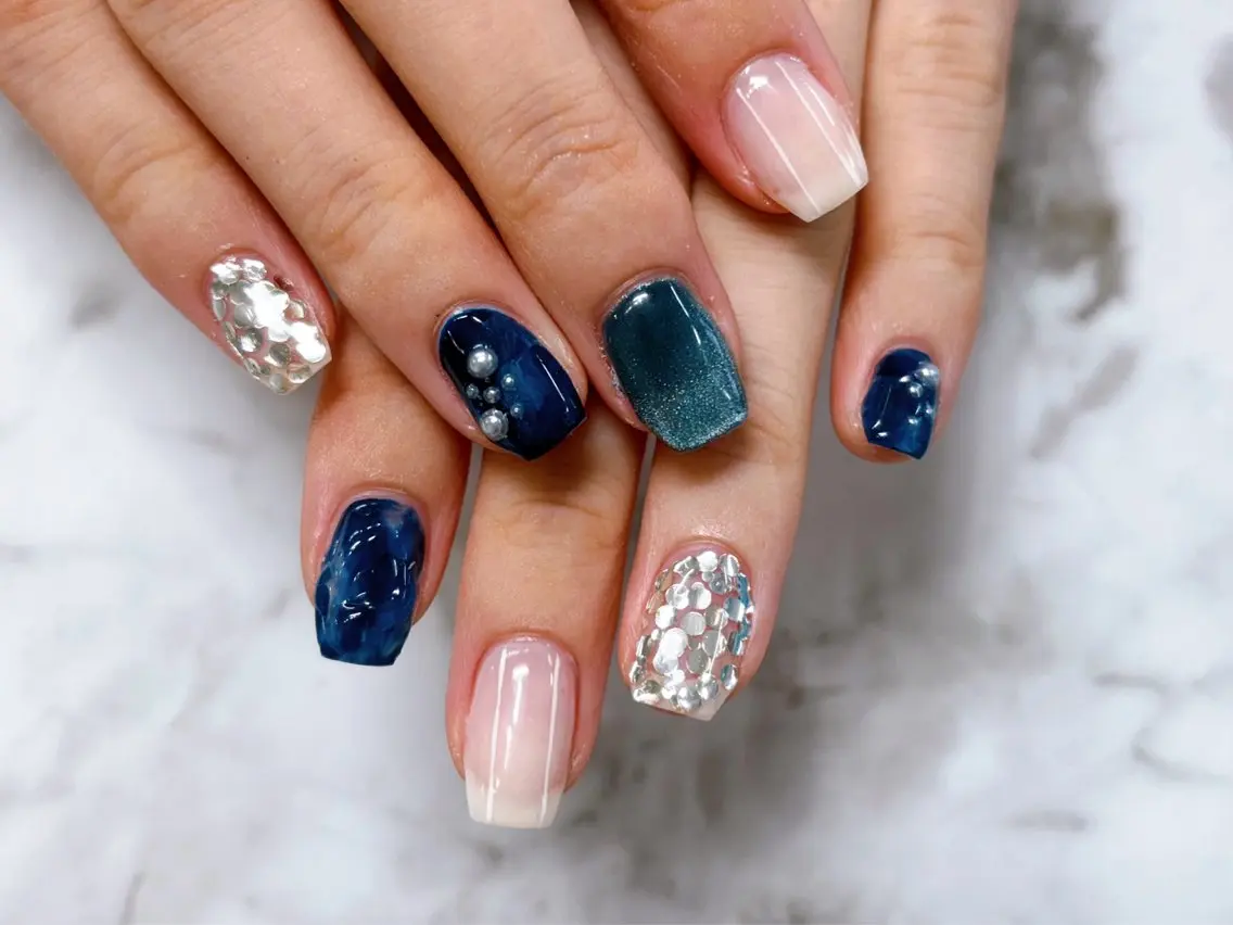 ネイル ブルー ネイビー ニュアンスネイル ハンドネイル Lani🌈Nail Konatsuのネイルデザイン