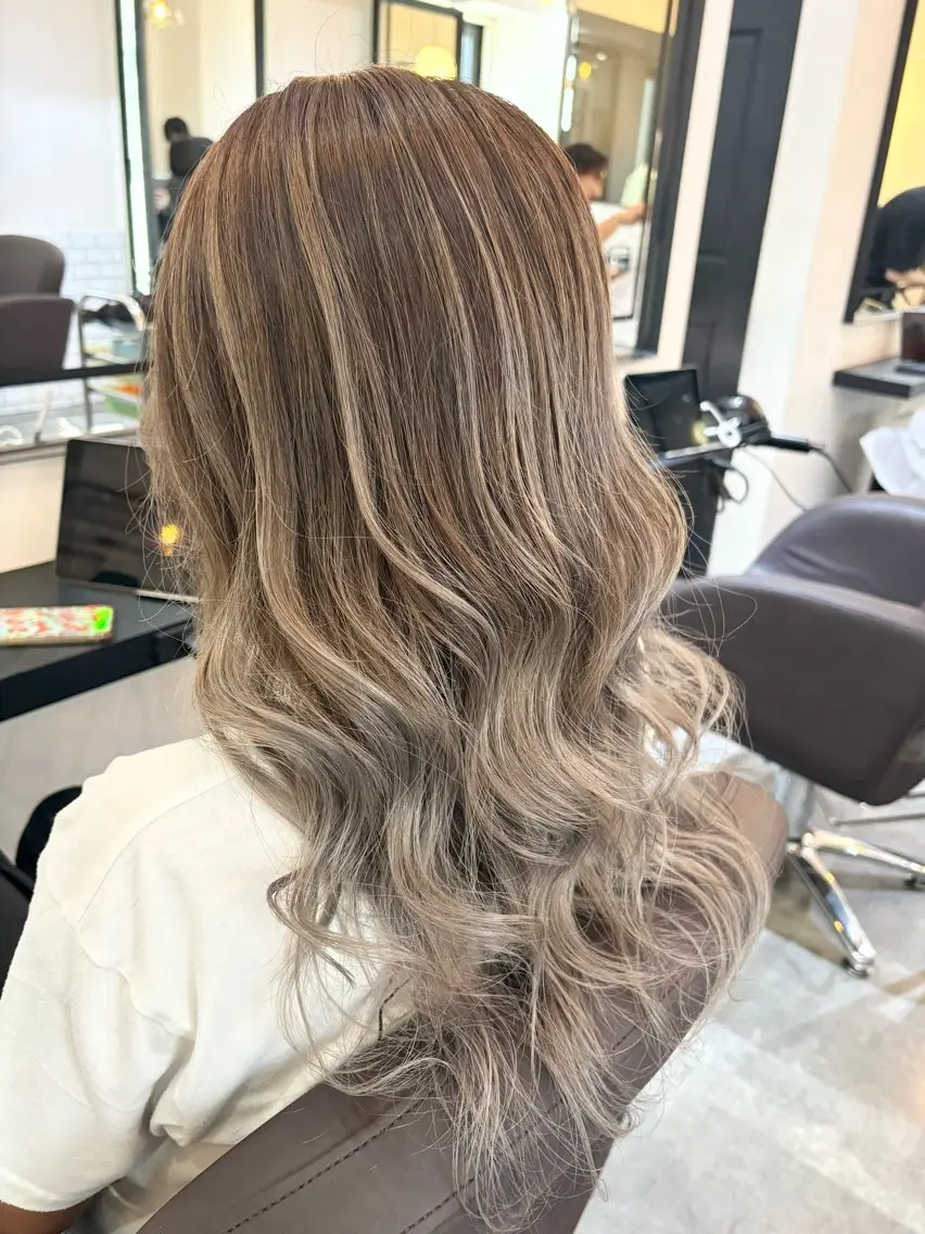 ロング カラー バレイヤージュ ブリーチ ケアブリーチ ダブルカラー レイヤーカット ヘアカラー 艶ピンク*ヘアセット 🌙shioriのヘアスタイル