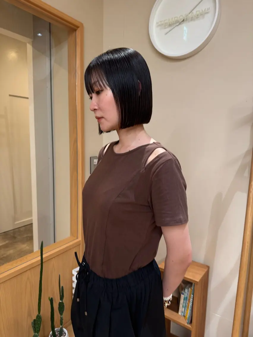 ミディアム カット hina 🛋️ブリーチカラーのヘアスタイル