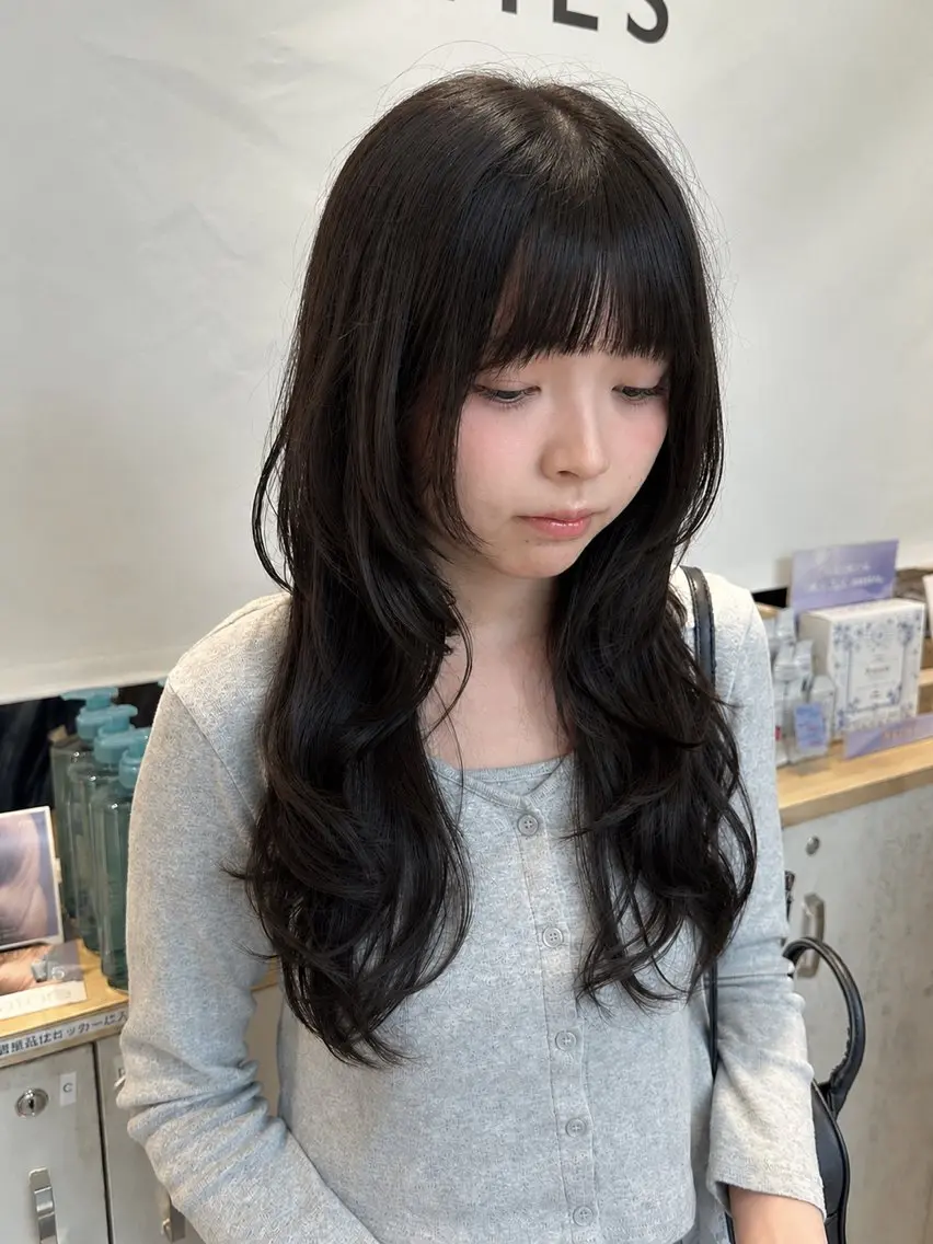 ロング ハッシュカット 柴崎 悠乃のヘアスタイル