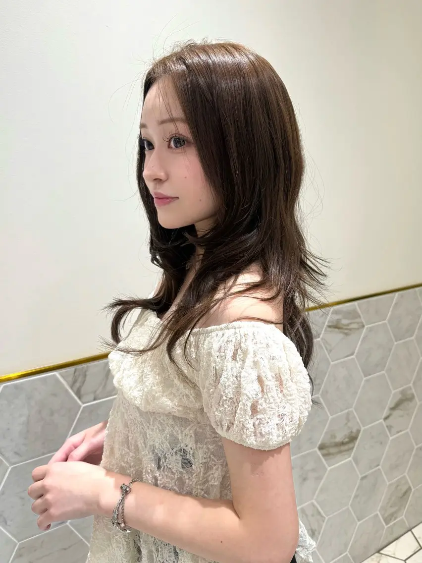ロング カラー ハイレイヤー レイヤーカット カット ヘアカラー 栄/透明感ツヤカラー /Kahoのヘアスタイル
