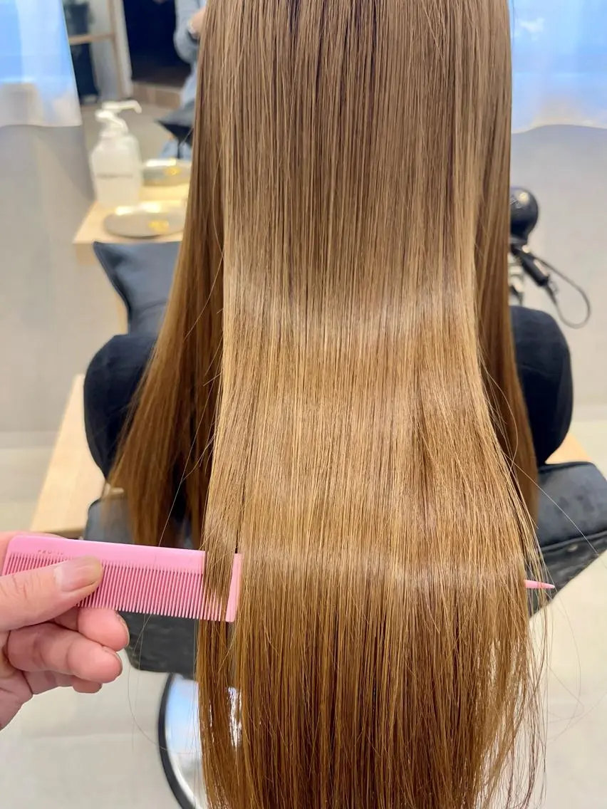 ✨ブリーチ毛でもこのツヤ感✨【最高級トリートメント】✨髪質改善酸熱トリートメント＋カット✨ 17400→14400の写真