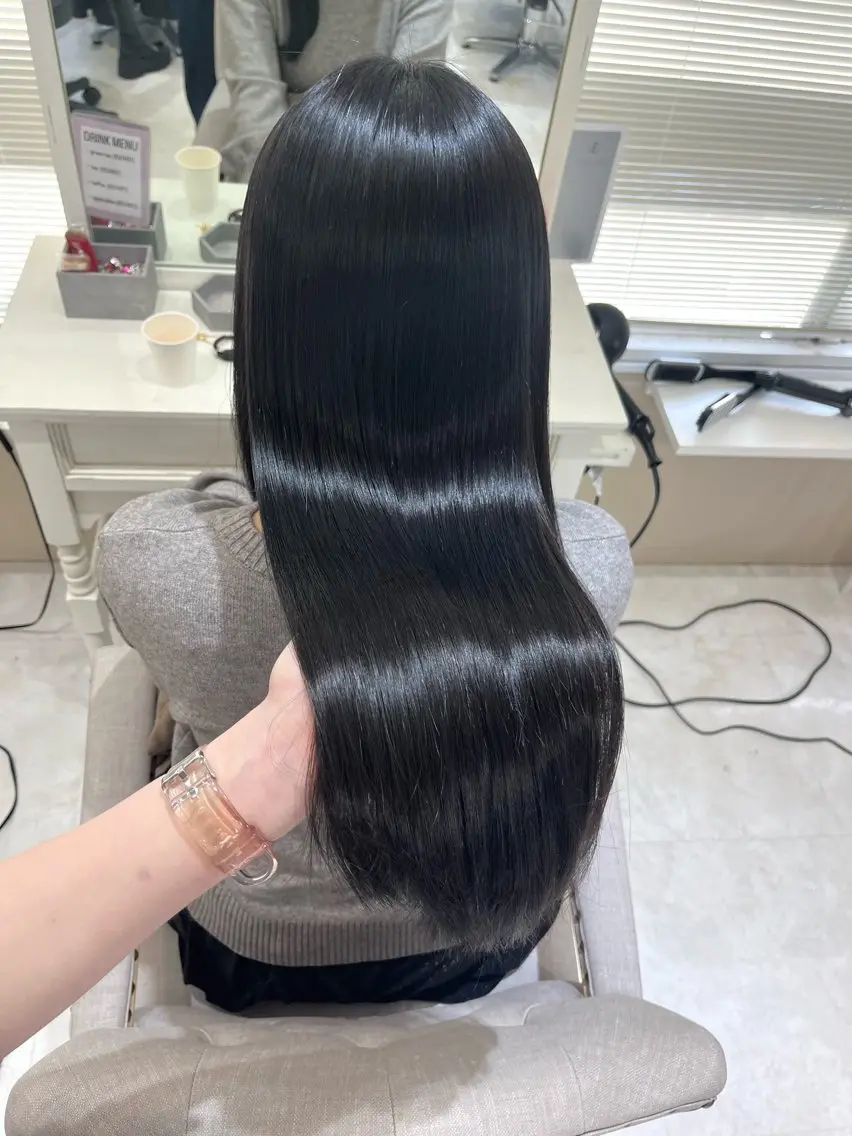 ロング カット ヘアカラー 縮毛矯正 トリートメント 酸性縮毛矯正 Coreすずのヘアスタイル