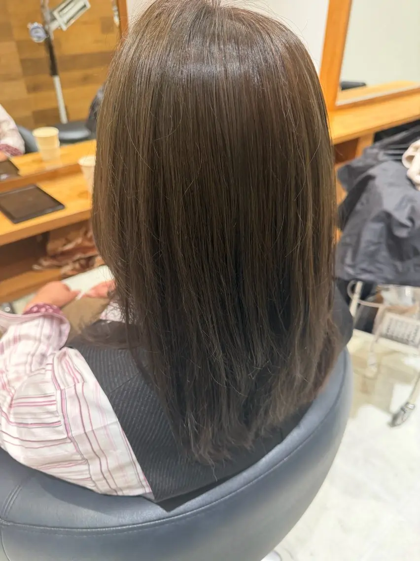 ミディアム カラー 今田 咲夢のヘアスタイル