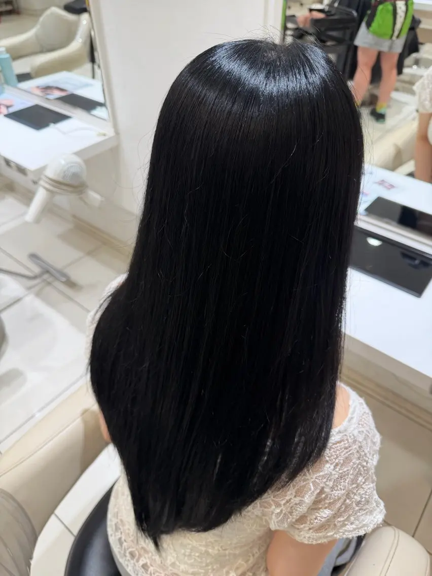 ロング カラー 黒髪 ブリーチ ブルーカラー ブルーブラック ヘアカラー 池田 誠志朗🐥のヘアスタイル