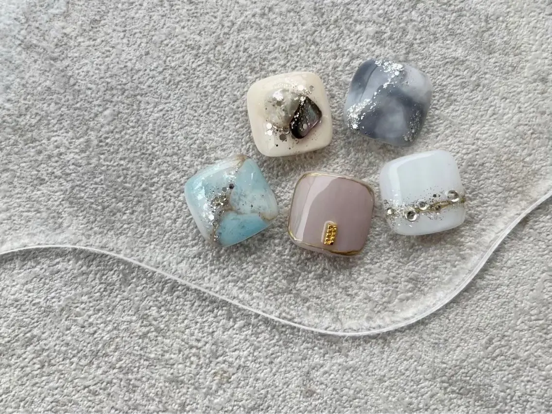 【🍀5月限定お値下げ✨️】フット💅💎✨親指アートオフあり🎨🎀の写真