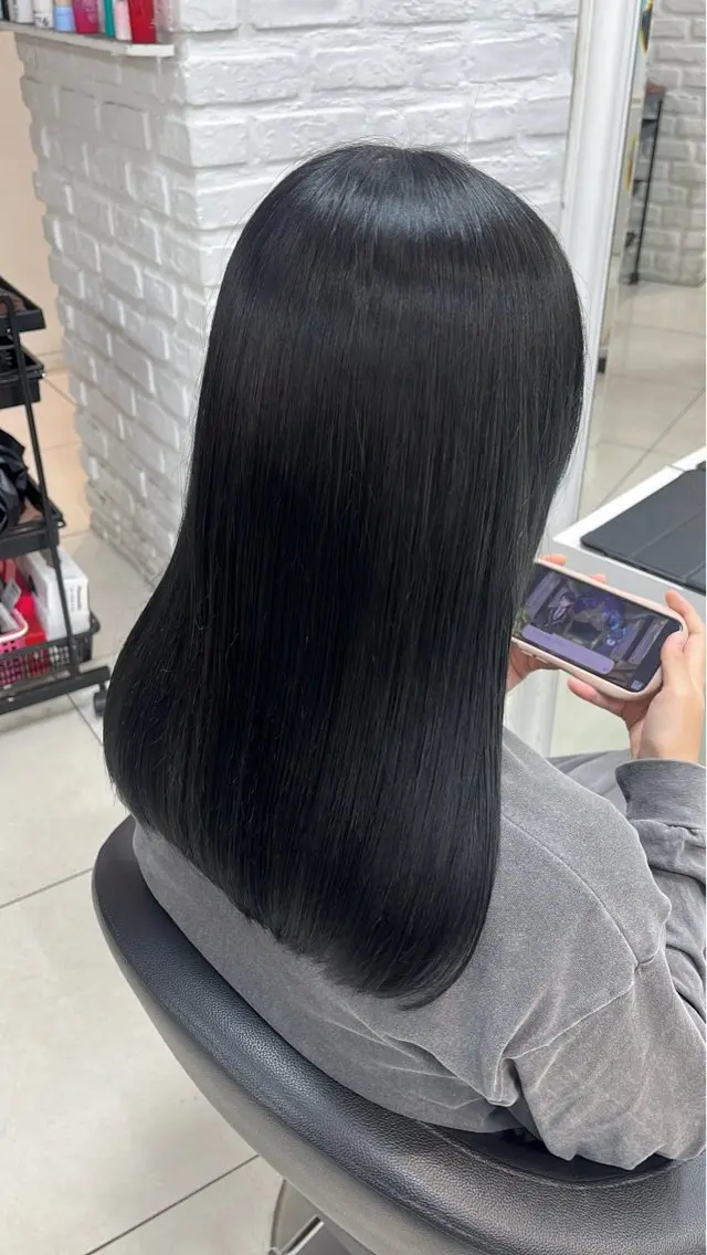 ロング カラー 透明感【カラー支持率 No.1】リノ🪐のヘアスタイル