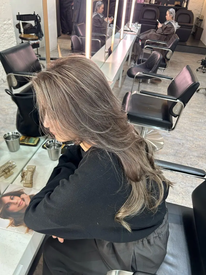 ロング カラー グレージュ カット ヘアカラー トリートメント レイヤーカット BLend 渋谷のヘアスタイル