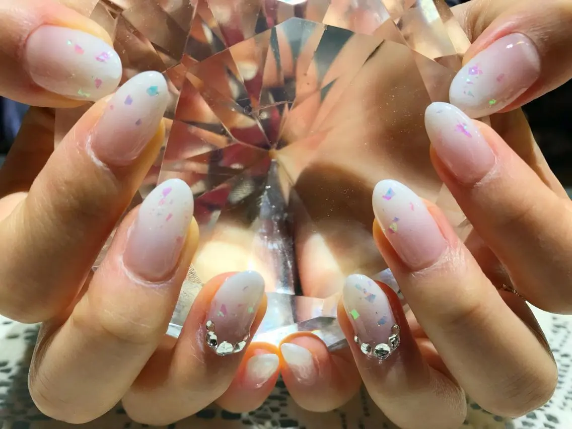 ネイル 長さ出し ジェルネイル ラメ(グリッター) ストーンネイル ネイルチップ YUN 💅のネイルデザイン