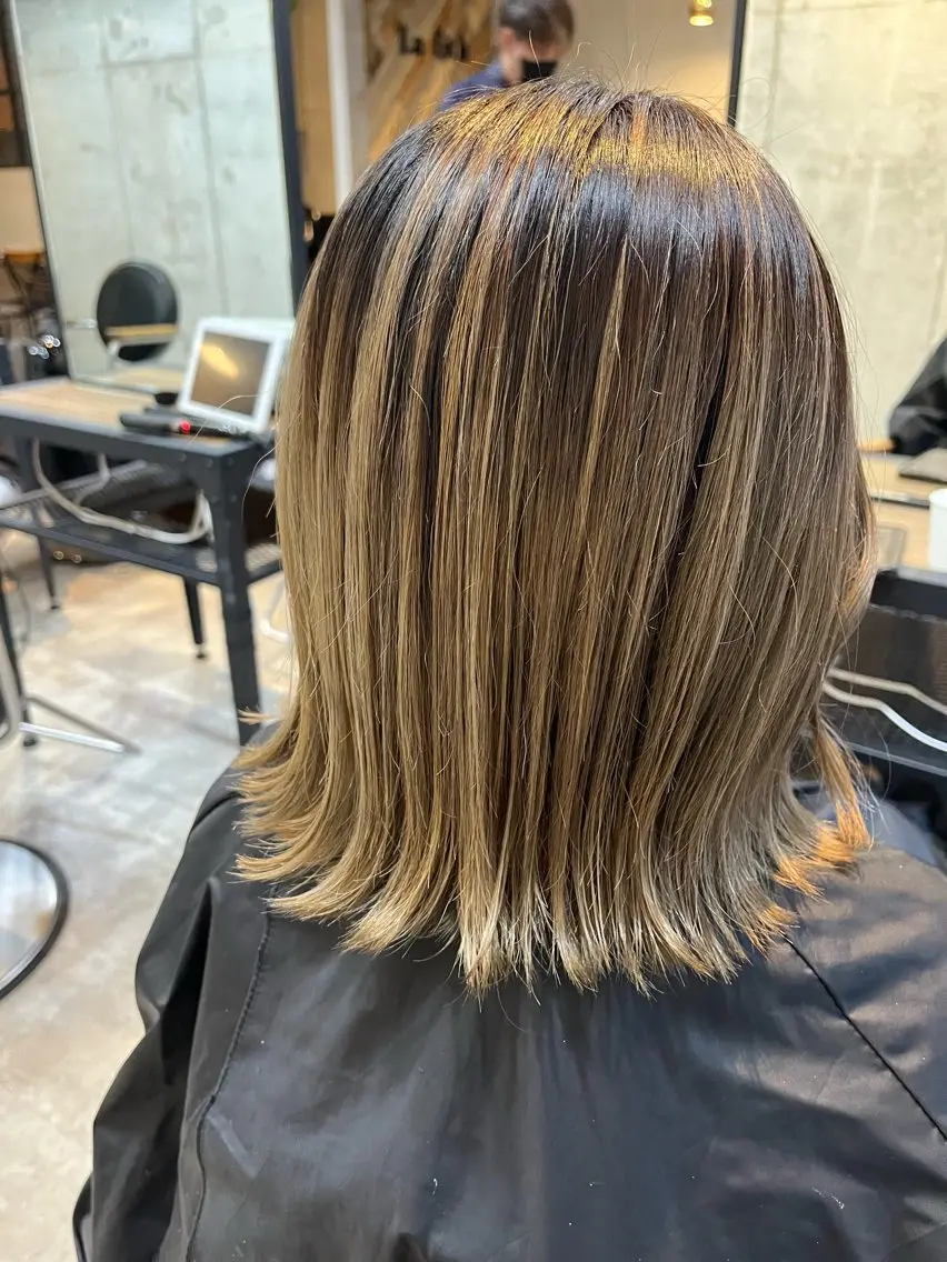 セミロング レイヤーカット ヘアカラー トリートメント 山本 みきのヘアスタイル