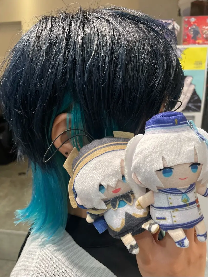 セミロング カラー インナーカラー ヘアカラー インナーカラー 推し ブリーチ 髪質改善のヘアスタイル