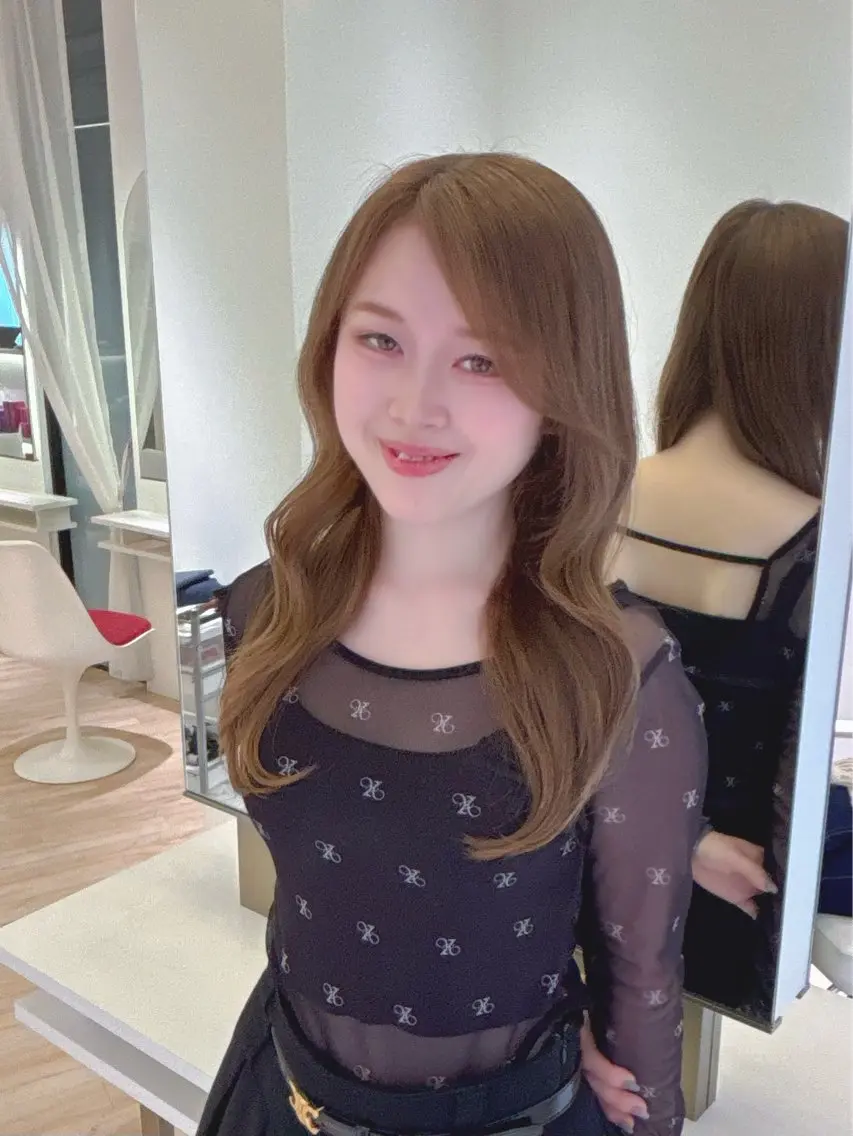ロング カラー ヘアカラー ParveMix 岡本えりかのヘアスタイル