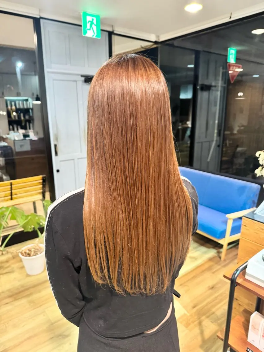 ロング カラー ベージュカラー ピンクカラー ピンクベージュ ヘアカラー トリートメント ツキダテ ユイのヘアスタイル