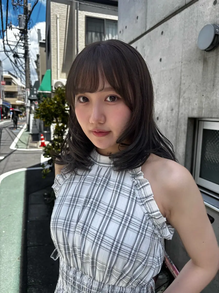 ミディアム カット ヘアカラー 🎀抜け感ナチュラル 🎵asuna🪽のヘアスタイル