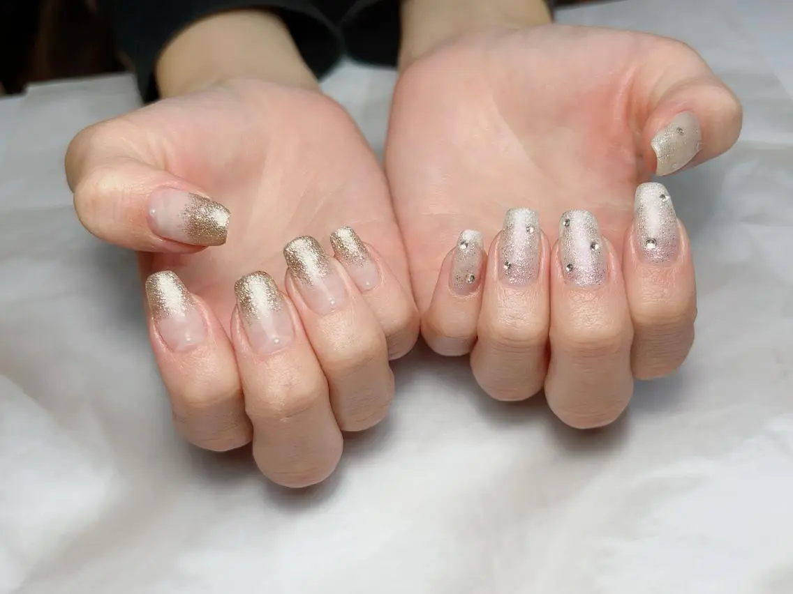ネイル ハンドネイル 𝐑𝐞𝐯𝐢𝐨 ___堺市西区のマツエク・マツパデザイン