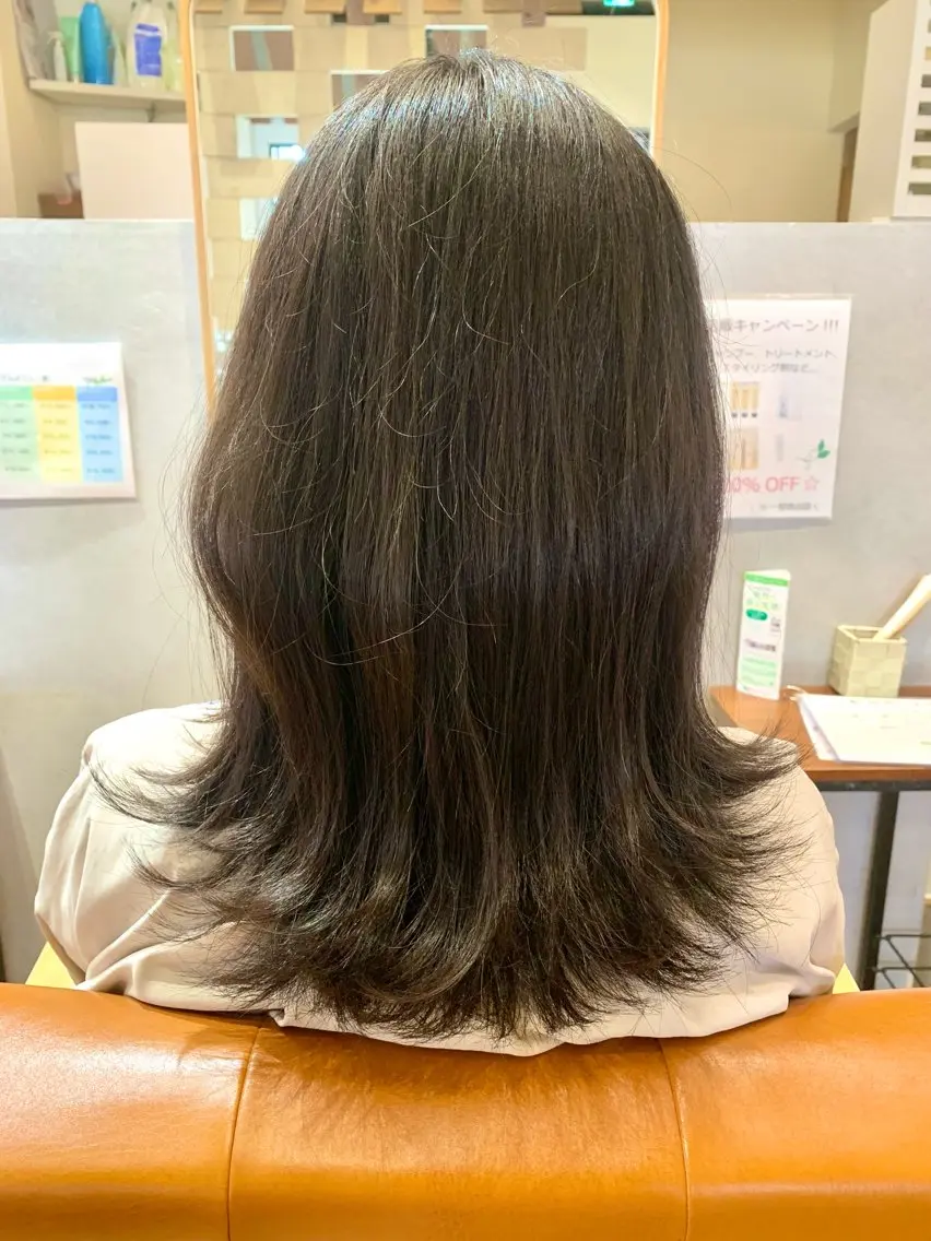 ロング カット 秋野 遥のヘアスタイル