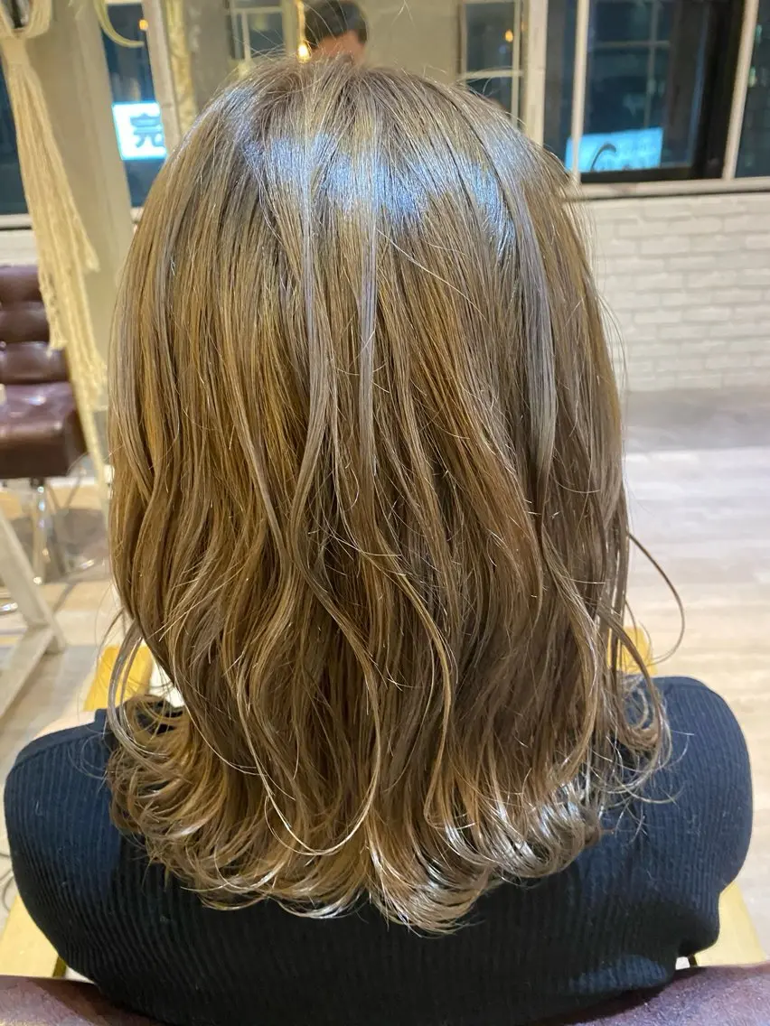 ミディアム カラー 塚本 昂のヘアスタイル