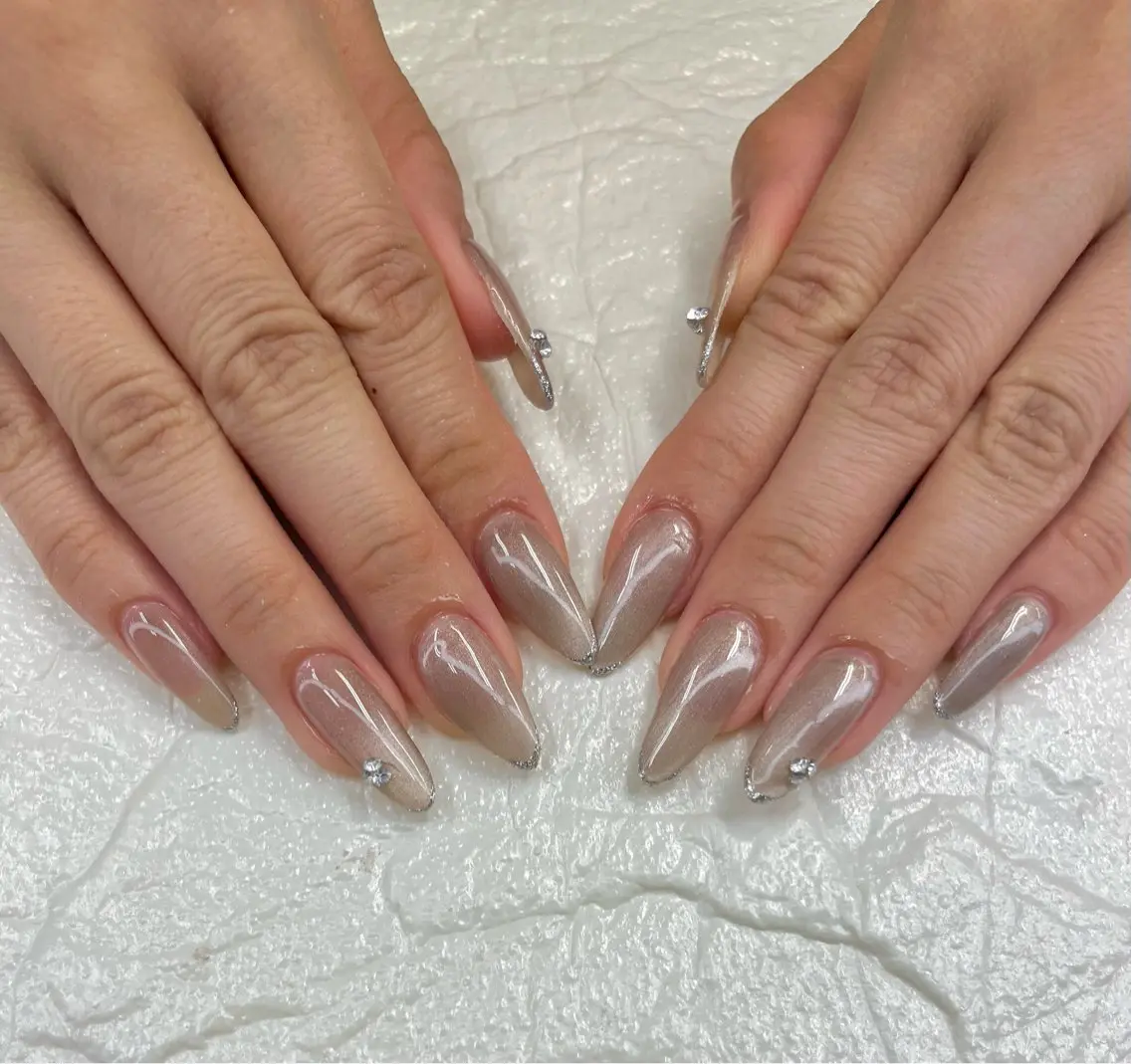 ロング ハンドネイル naiIsalon cielのネイルデザイン