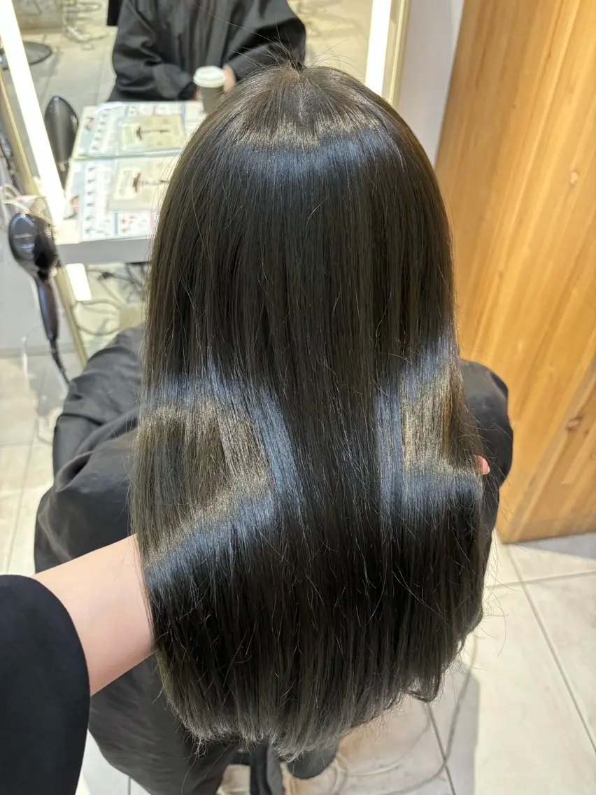 カラー オリーブカラー 鈴木 彩莉のヘアスタイル