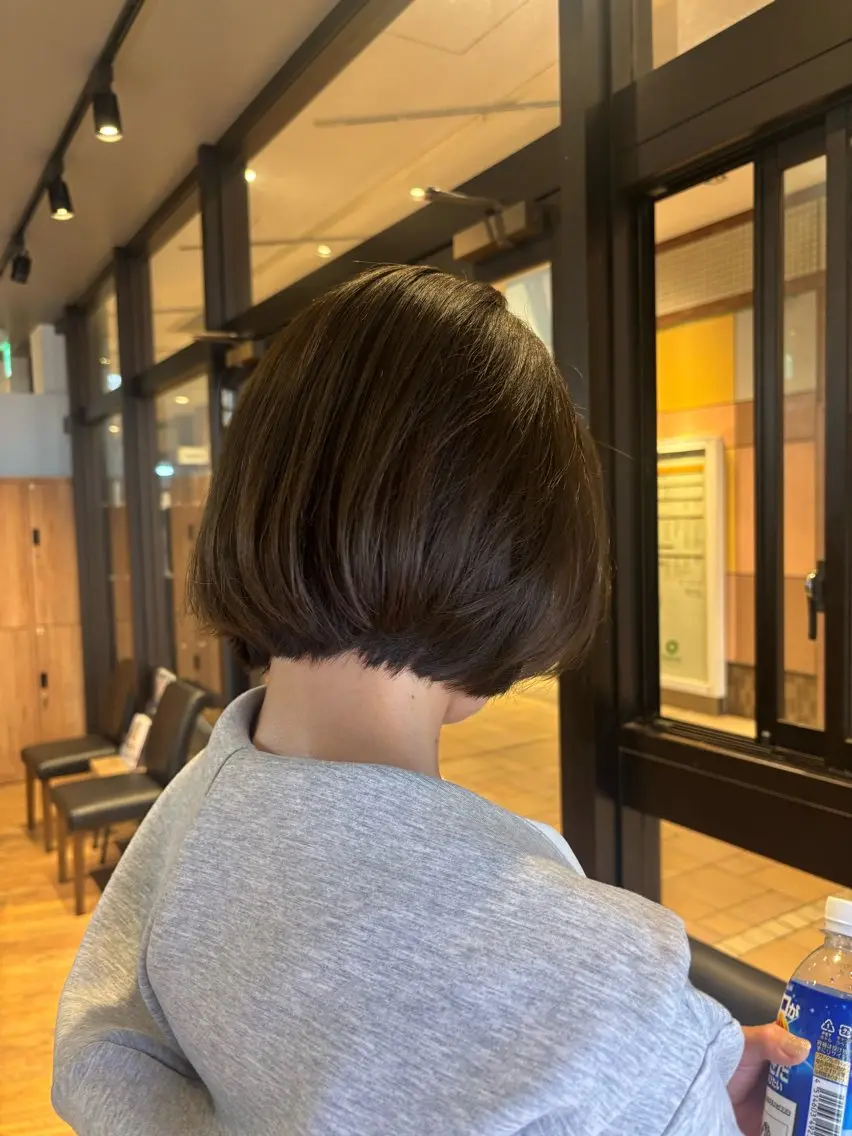 ショート カラー ブラウンカラー 透明感カラー ヘアカラー トリートメント 🎀ワンレンボブ🎀 ワンカラー　あゆみのヘアスタイル