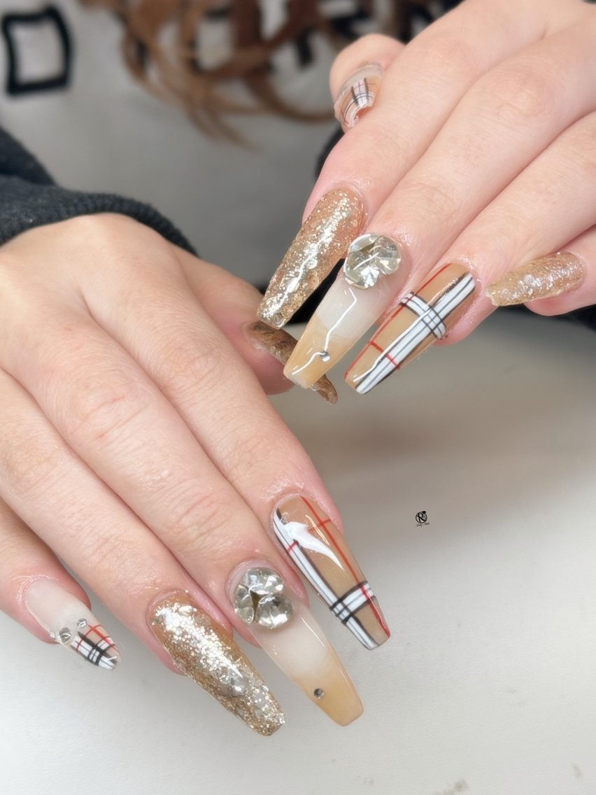 ネイル ボルドー ブラウン チークネイル ドット フットネイル ハンドネイル Ruby Nail 霞ヶ関店のネイルデザイン