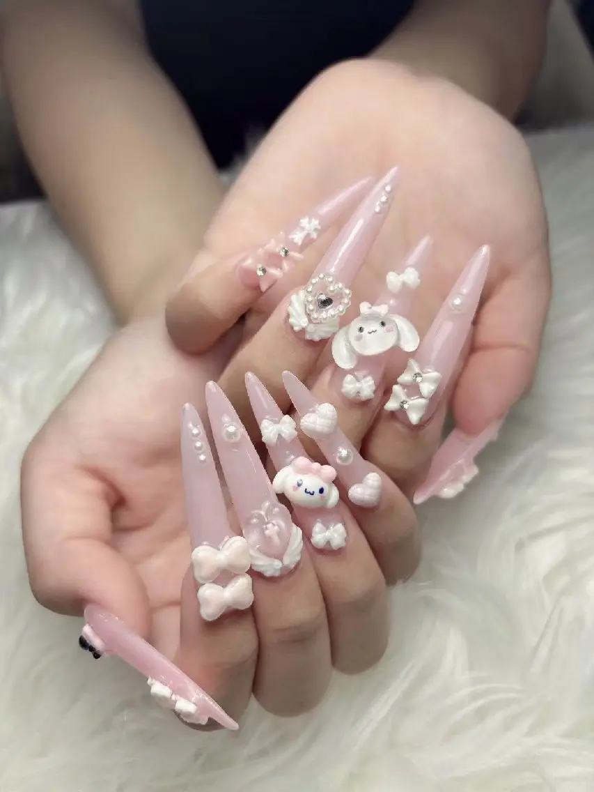 ネイル ENsalon AKIRAのネイルデザイン