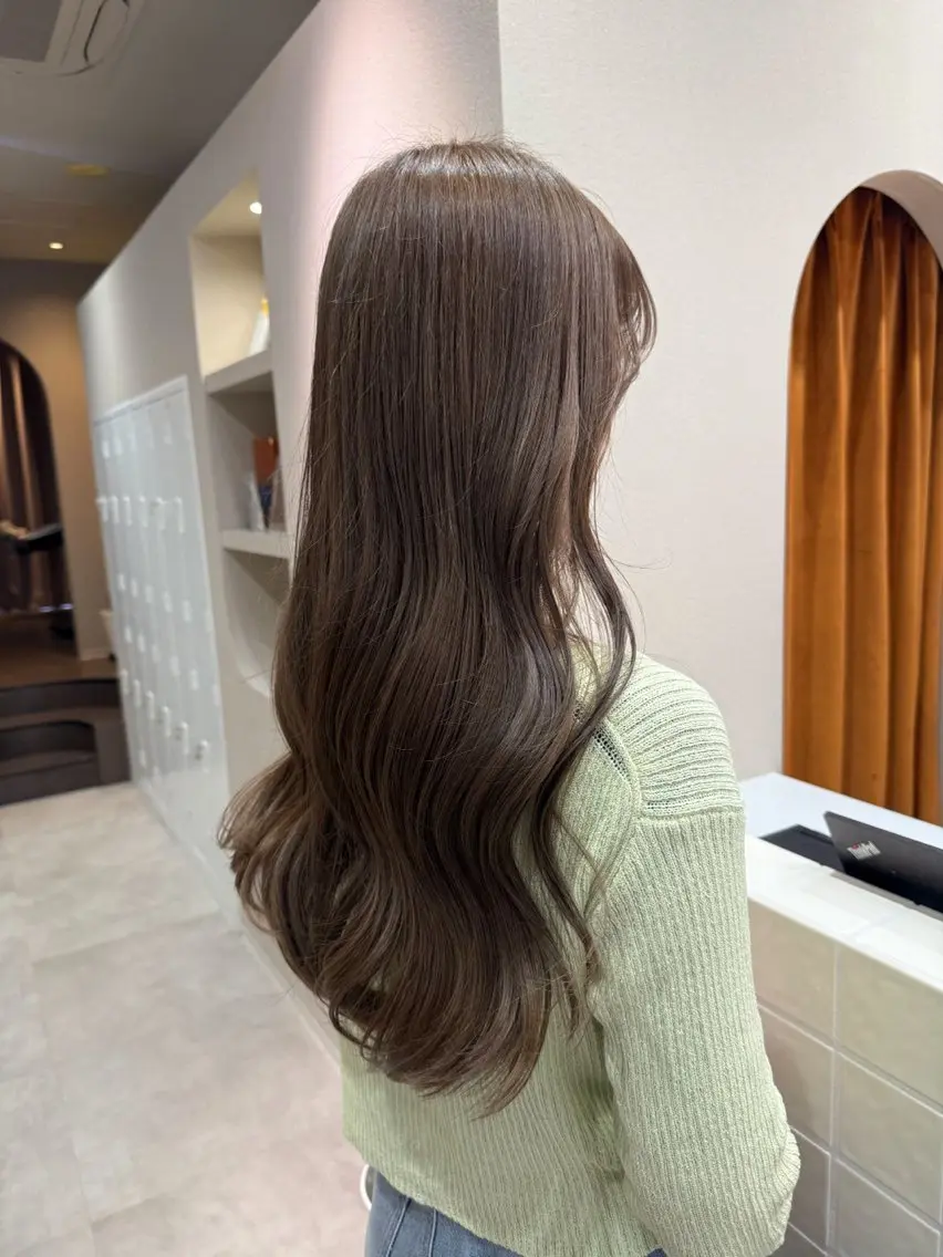 ロング MIYU透明感カラー ブリーチなしWカラーのヘアスタイル