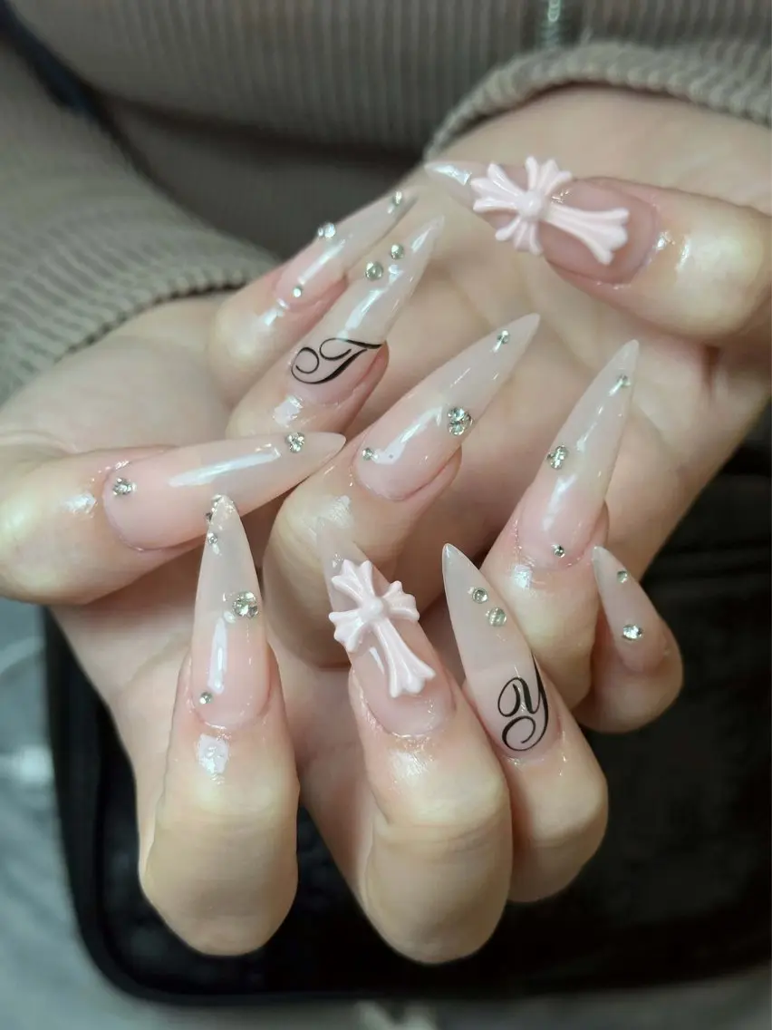 ネイル 長さ出し ガーリー キラキラネイル 韓国ネイル 水色 ハンドネイル ICE Nailsのネイルデザイン