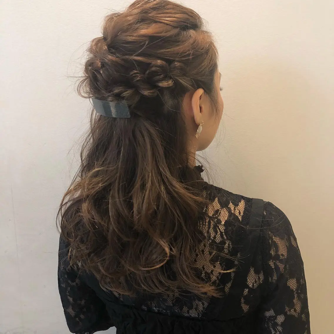 ミディアム カラー パーマ ヘアアレンジ 結婚式・ブライダル ニシダヒカリ🌙 髪質改善×似合わせのヘアスタイル