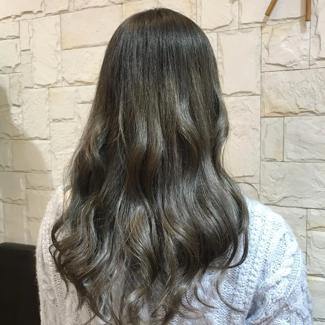 ロング カラー グレージュ 🥛洒落髪小顔cut なら龍崎🥛のヘアスタイル