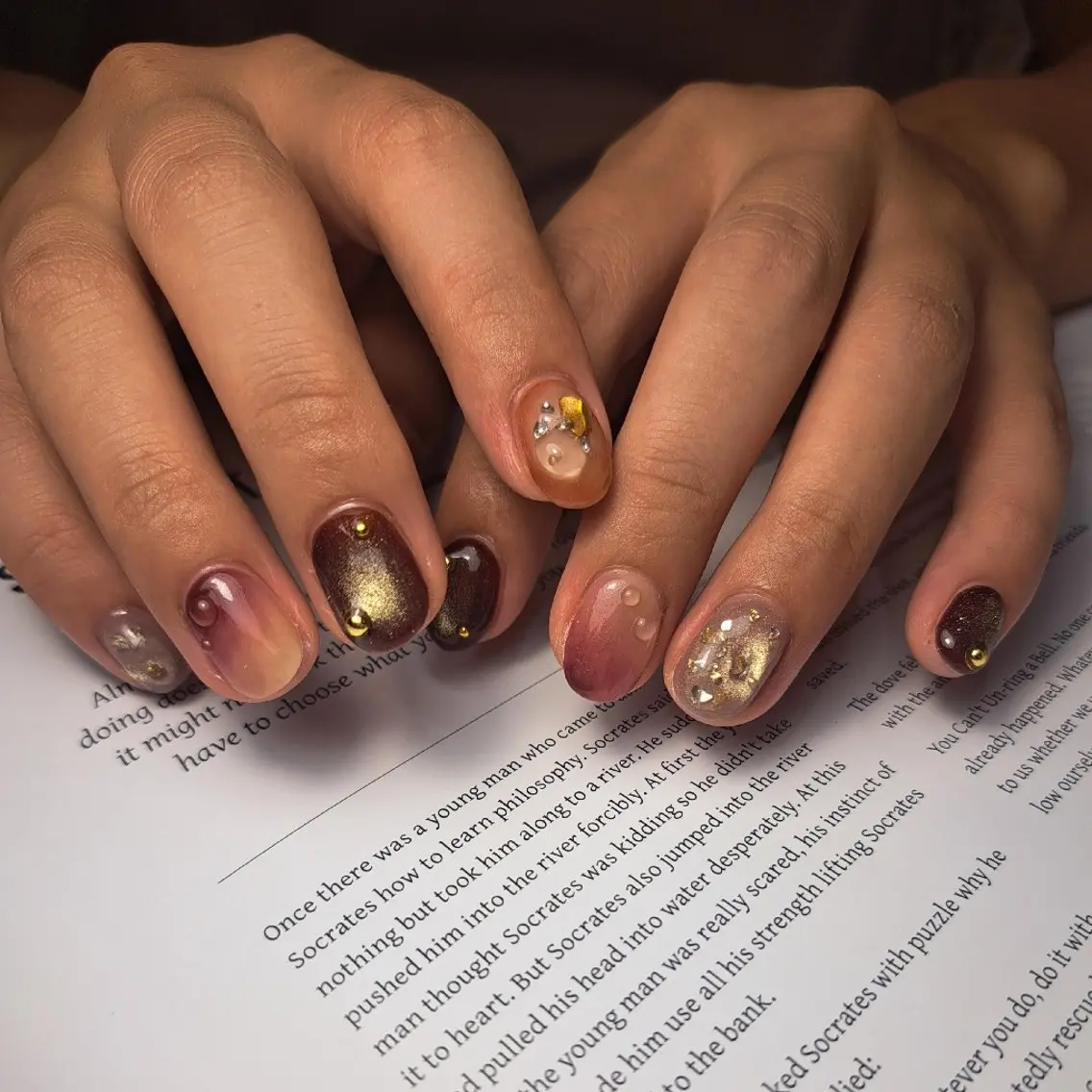ネイル アートネイル ブラウン ジェルネイル マグネットネイル 持ち込み Nail mood デザイン持ち込みokのネイルデザイン