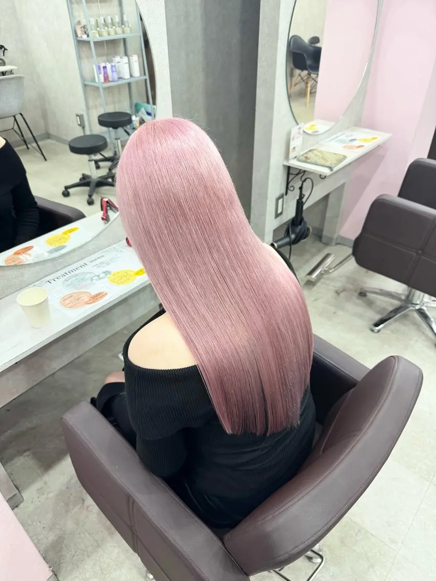 カラー ブリーチ ピンクカラー ホワイトピンク 小川 新大のヘアスタイル
