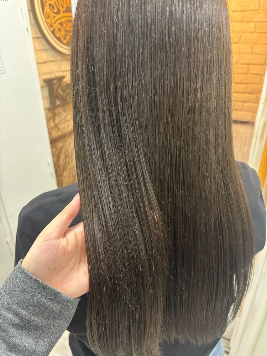 ロング カラー カット 西山 ミユのヘアスタイル