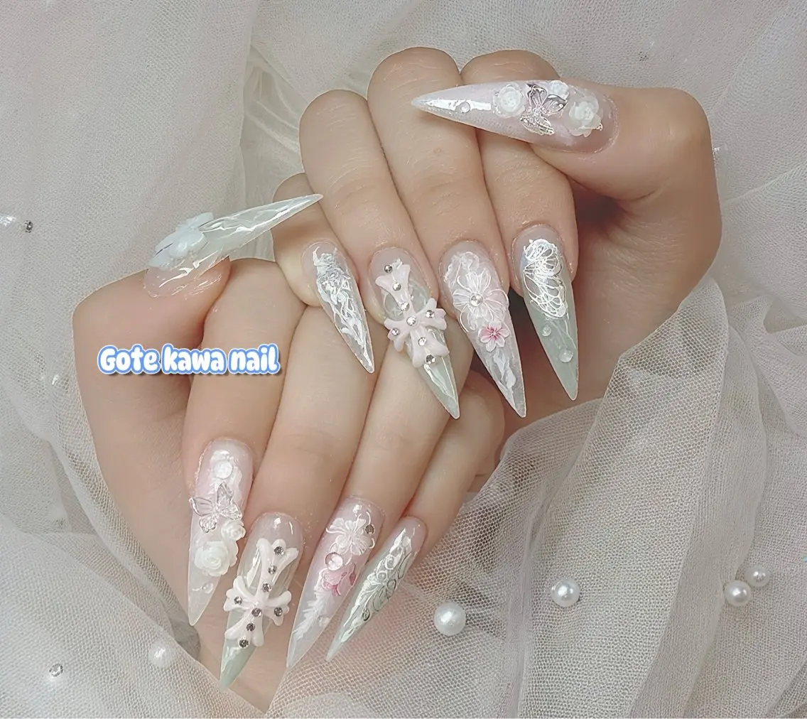 ネイル フラワーネイル ミラーネイル 春ネイル 夏ネイル ハンドネイル ハンドケア Gote Kawa nail salonのネイルデザイン