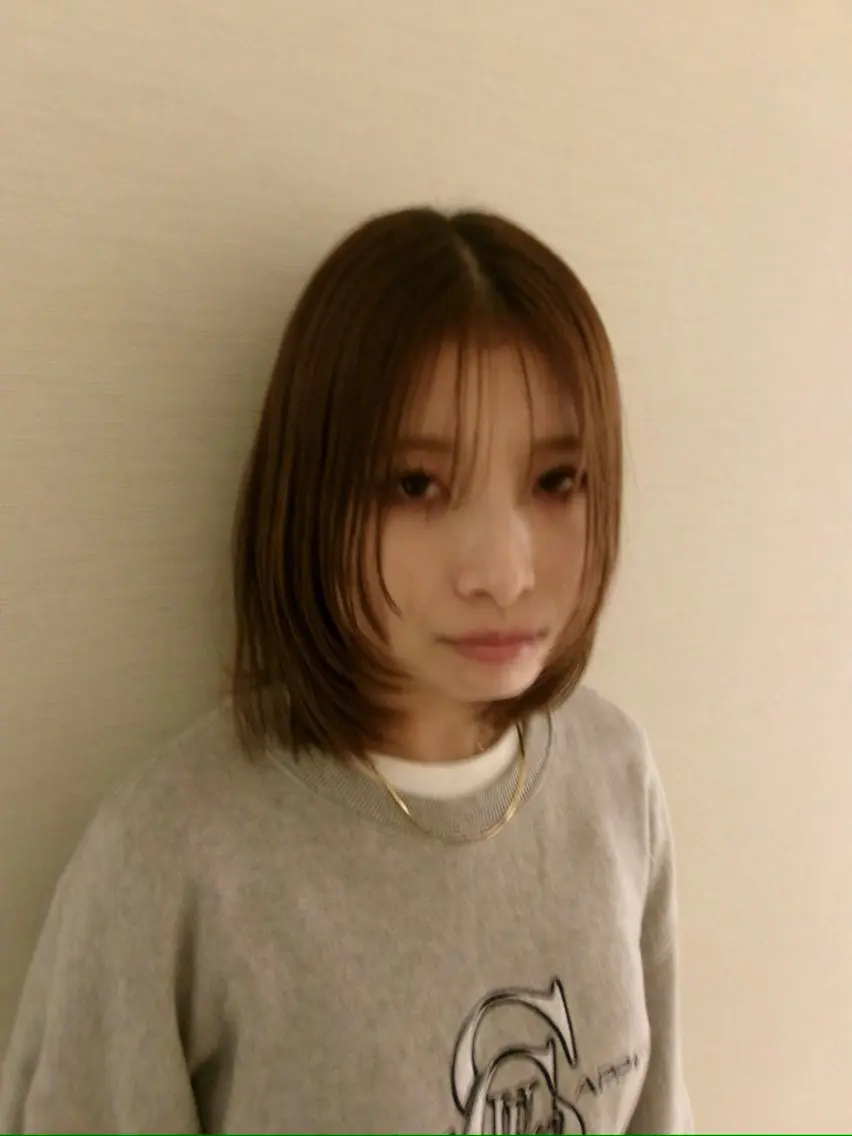 セミロング カラー ヘアアレンジ タイトボブ個性派カラ ーAKANEのヘアスタイル