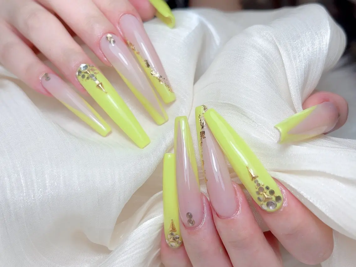 ネイル ハンドネイル M🌷nail 長さだし専門店のネイルデザイン