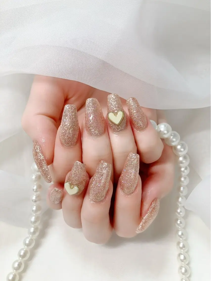 ネイル 長さ出し ジェルネイル ハート 持ち込み ニュアンスネイル Risa ネイルサロンKOTOのネイルデザイン