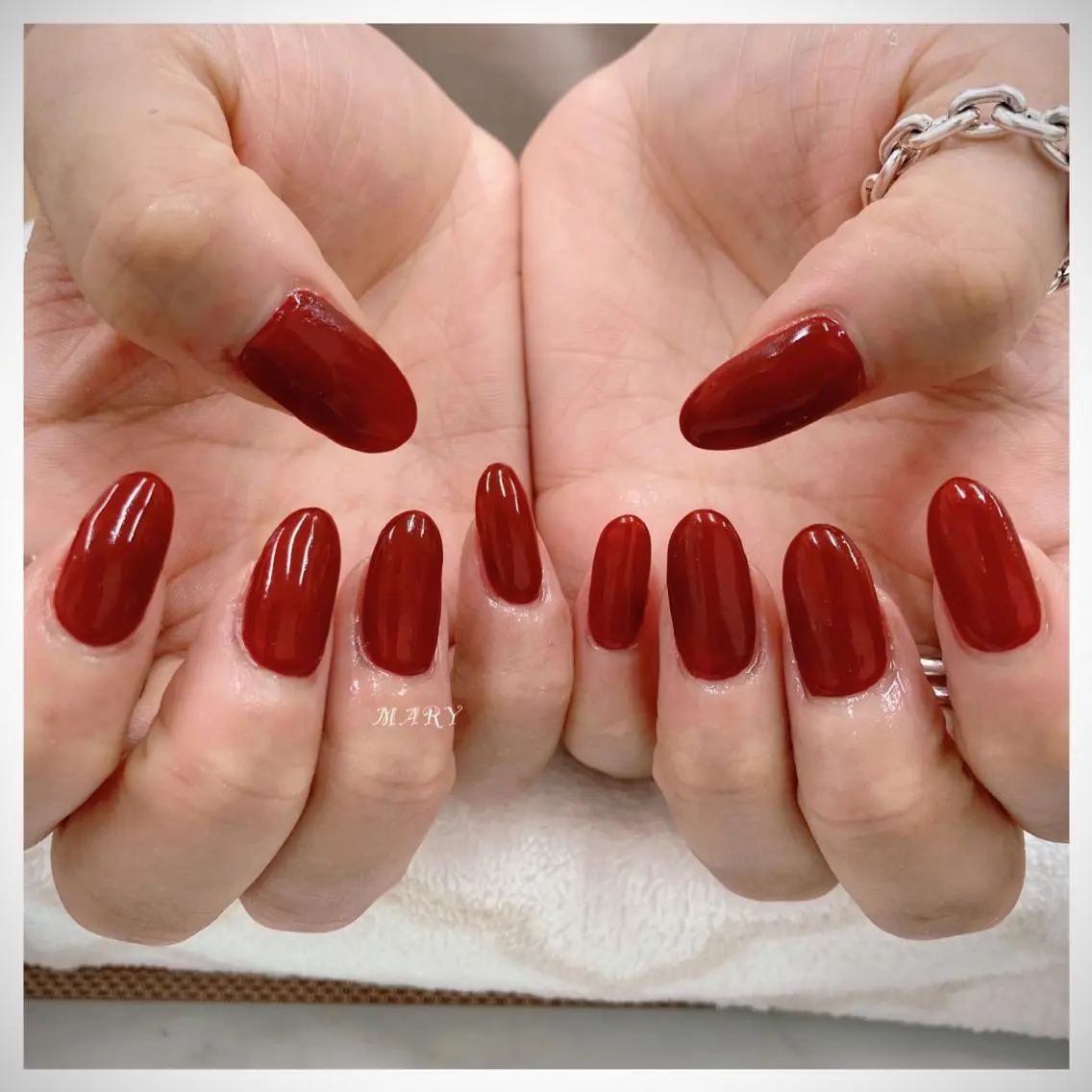 ネイル ボルドー ロングネイル ニュアンスネイル オフィスネイル ワンカラーネイル ハンドネイル Mary nail .narumiのネイルデザイン