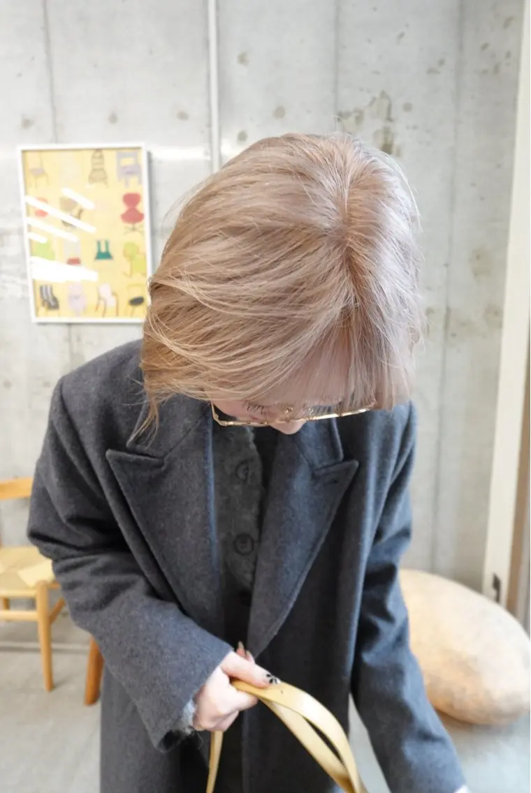 ミディアム ヘアカラー ミルクティーベージュ るい名駅のヘアスタイル