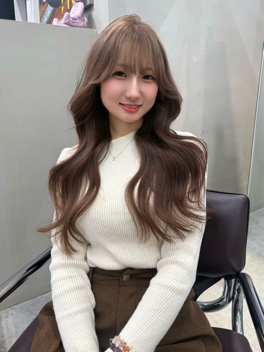 ロング カット ヘアカラー トリートメント fev Yumaのヘアスタイル