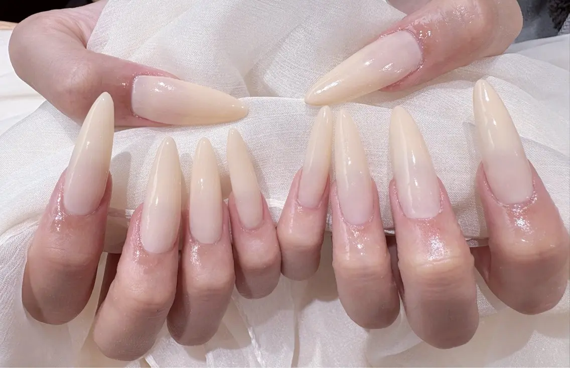 ネイル ロングネイル ワンカラーネイル スカルプネイル ネイルチップ Nail R🌷 AKARI恵比寿のネイルデザイン