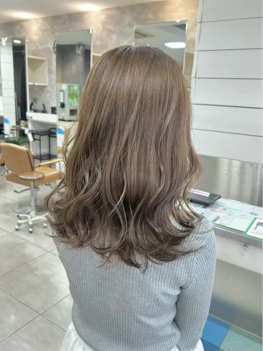 ミディアム カット ヘアカラー 🫧艶髪カラー🫧 森本くるみのヘアスタイル