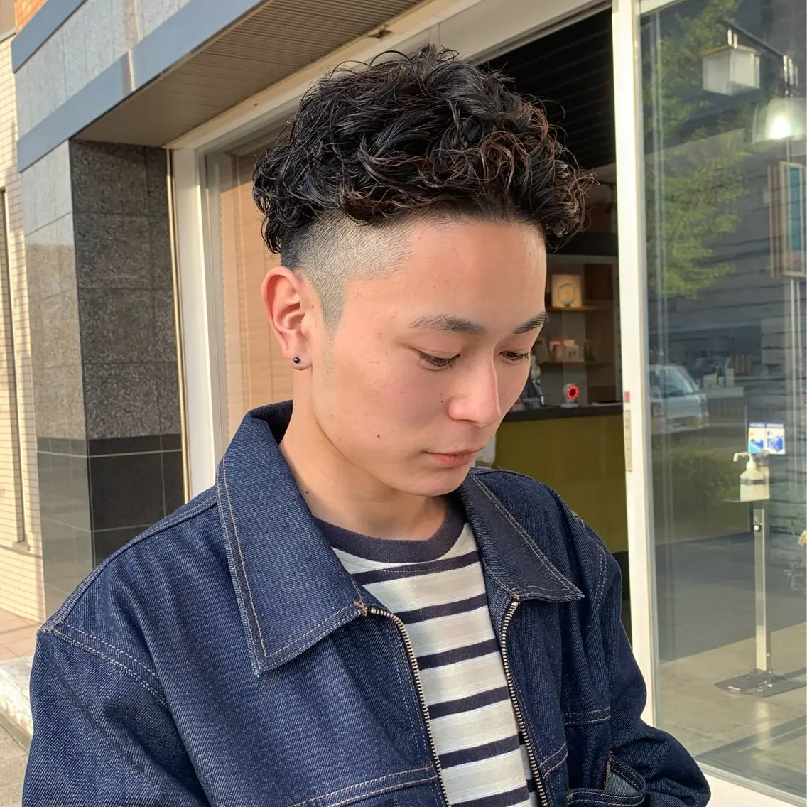 パーマ メンズ メンズパーマ メンズショート カット パーマ 的場 莉音のヘアスタイル