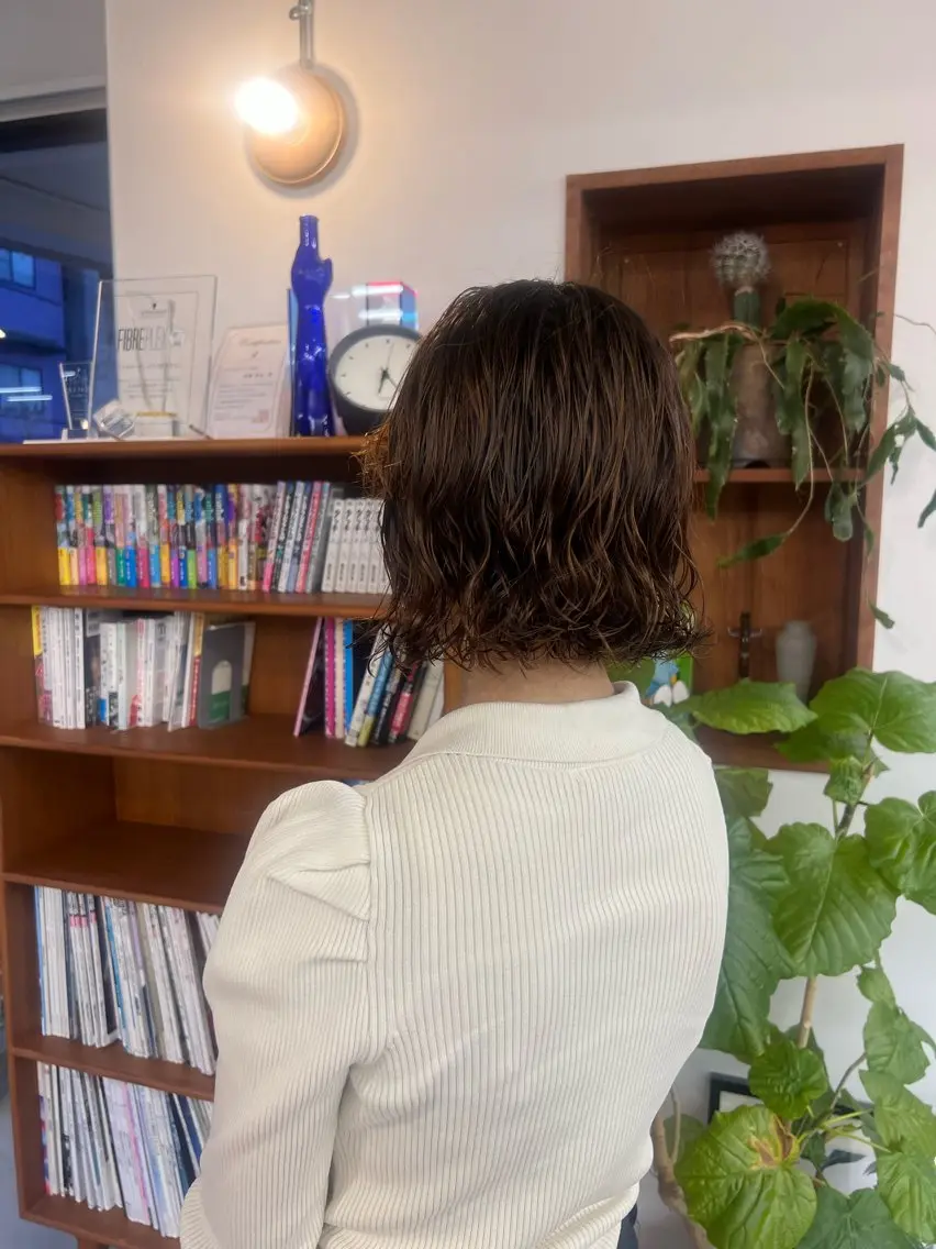 ショート パーマ ボブ 石川 実咲のヘアスタイル