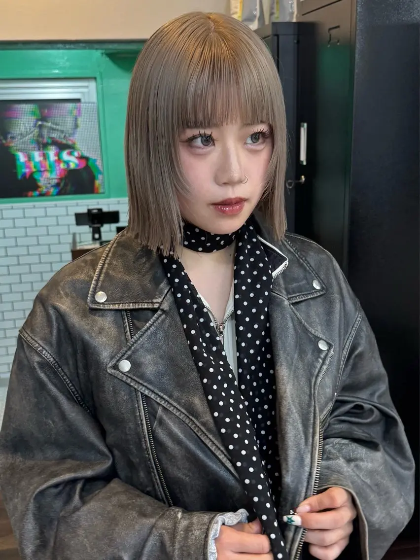 《根元2cm以内》ブリーチリタッチカラー➕カット➕トリートメント🧸の写真