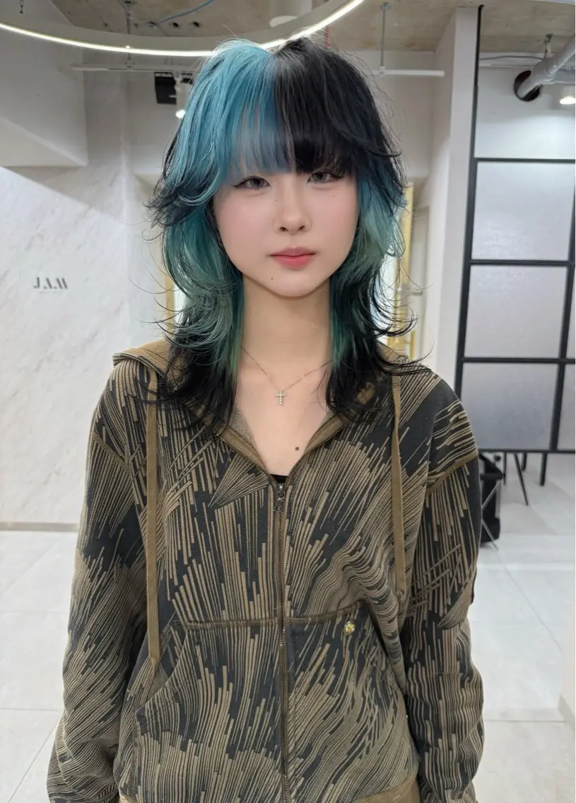 セミロング ウルフカット カット ヘアカラー TAIRA横浜ウルフ 🐺デザインカラーのヘアスタイル