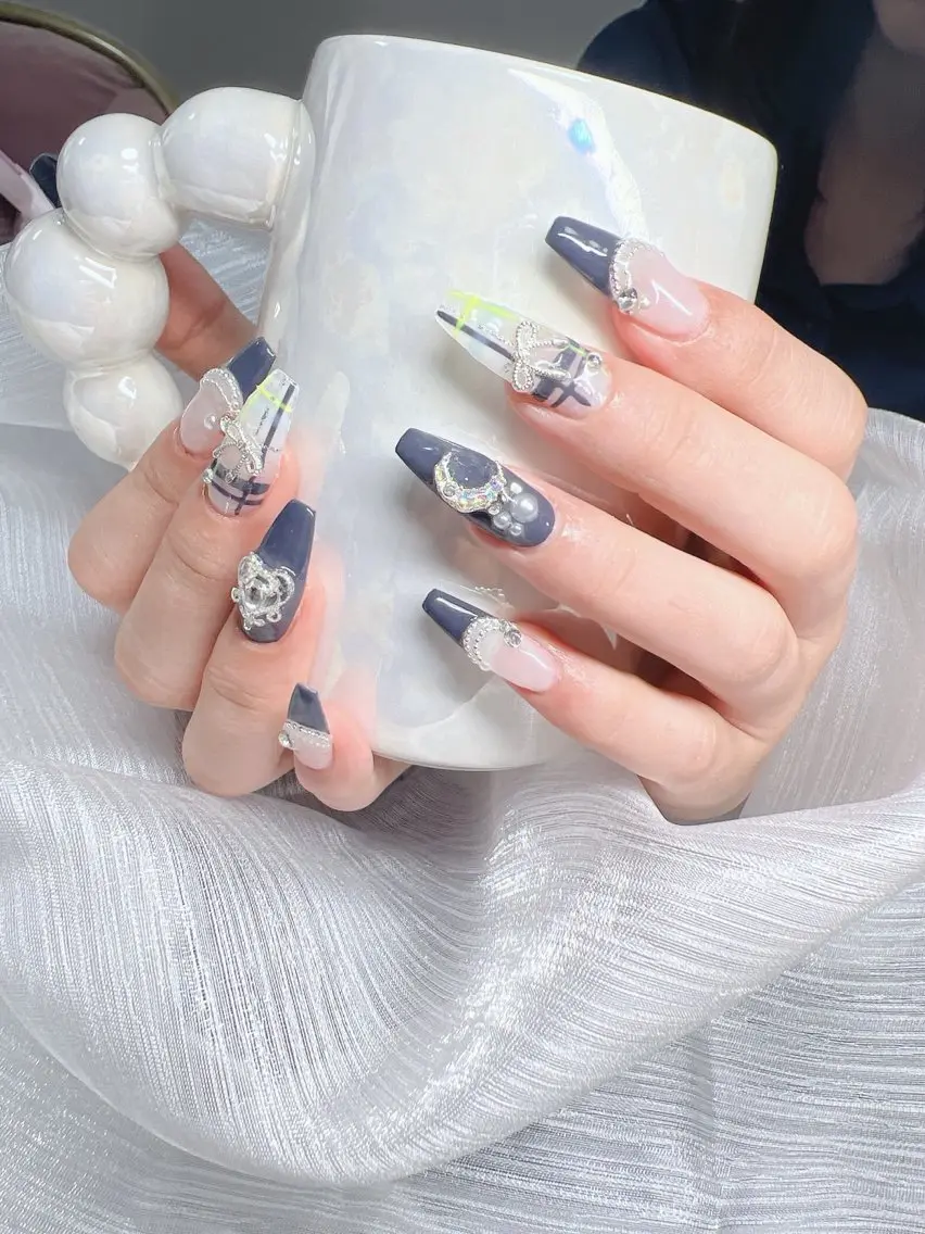 ネイル Lee Nails チップ長さだし専門店のネイルデザイン