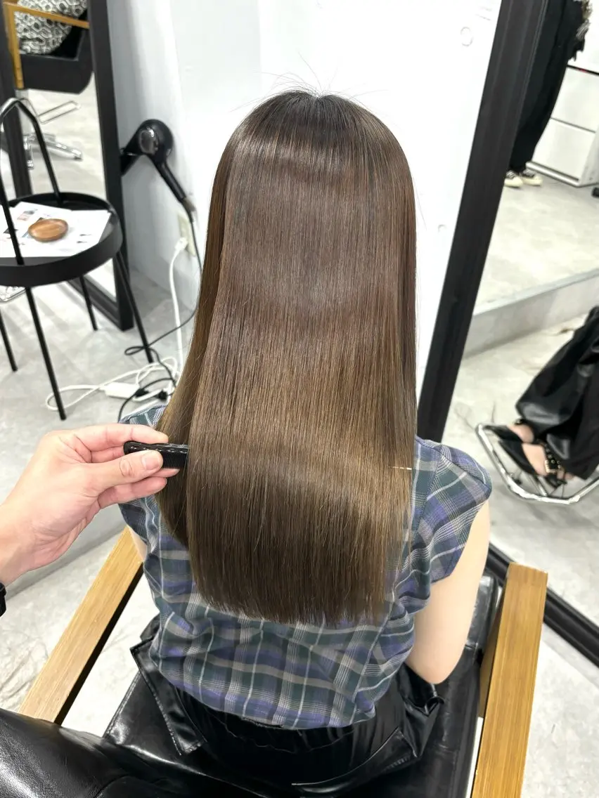 【後輩アシスタントの練習モデル】　艶カラー　¥10,450→¥2,000の写真